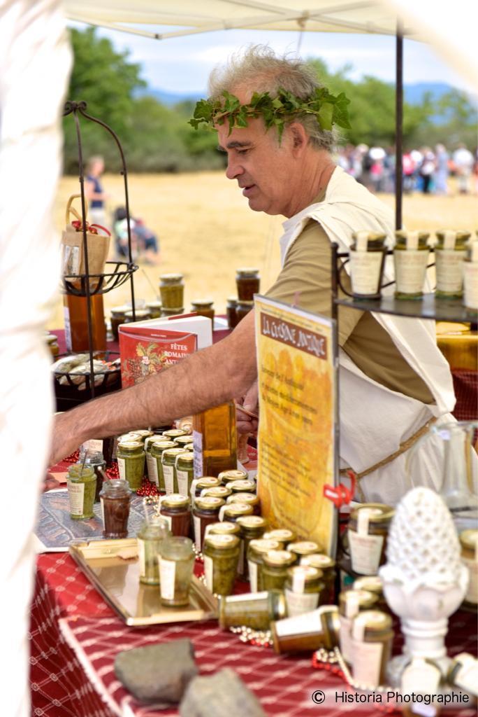 Les Arverniales 2015 - Les marchands - Historia Photographie 013.jpg